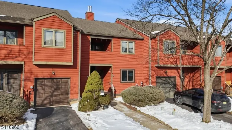 504 Clark Circle, Raritan Township, NJ 08822 - #1