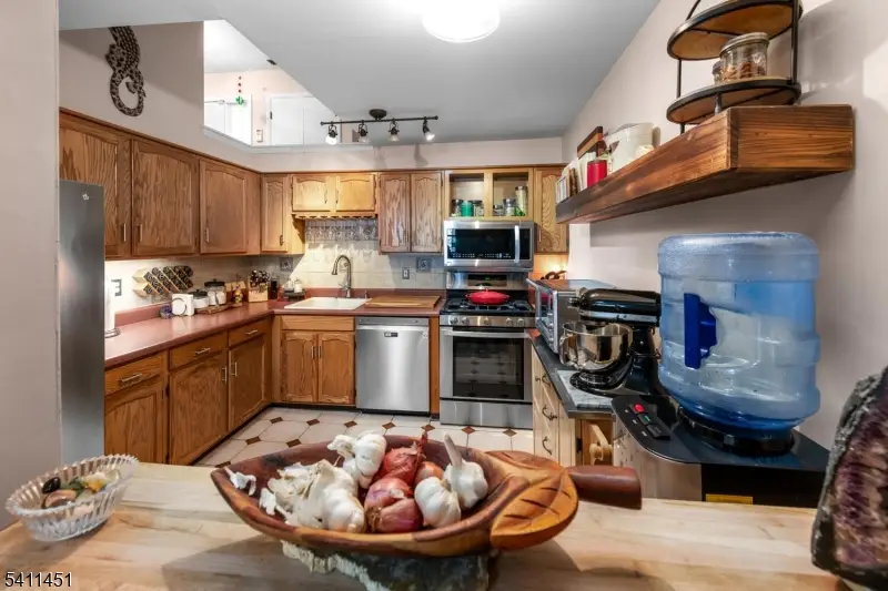 41 Lexington Ln #B, West Milford, NJ 07480 - #3