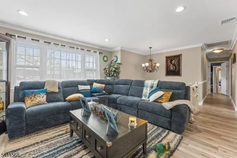 9 Chalen Ct, Pompton Lakes, NJ 07442 - #3