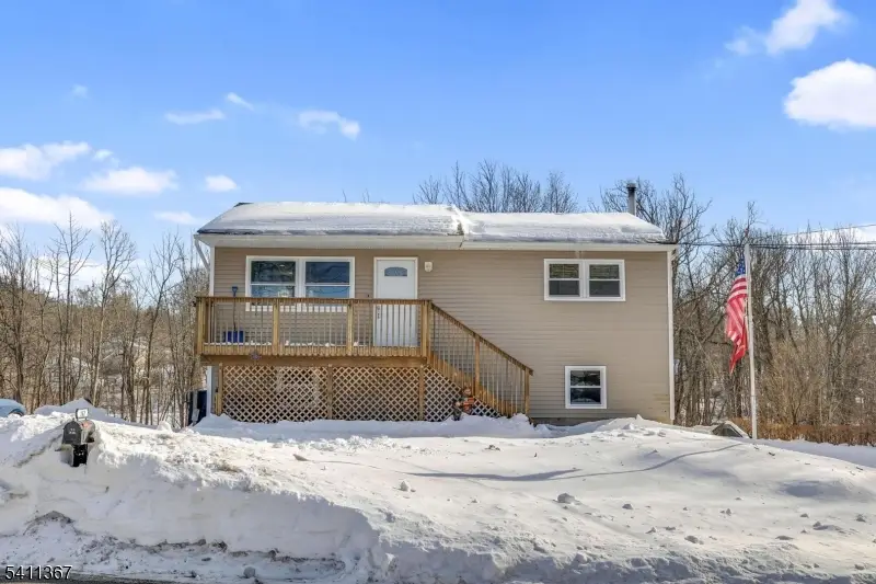 142 Barry Dr N, Vernon, NJ 07422 - #1