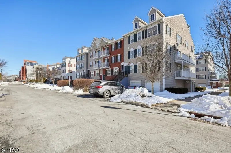 246 Matthews Dr, Newark, NJ 07103 - #2