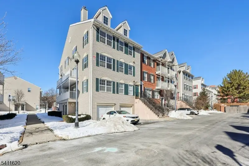 246 Matthews Dr, Newark, NJ 07103 - #3