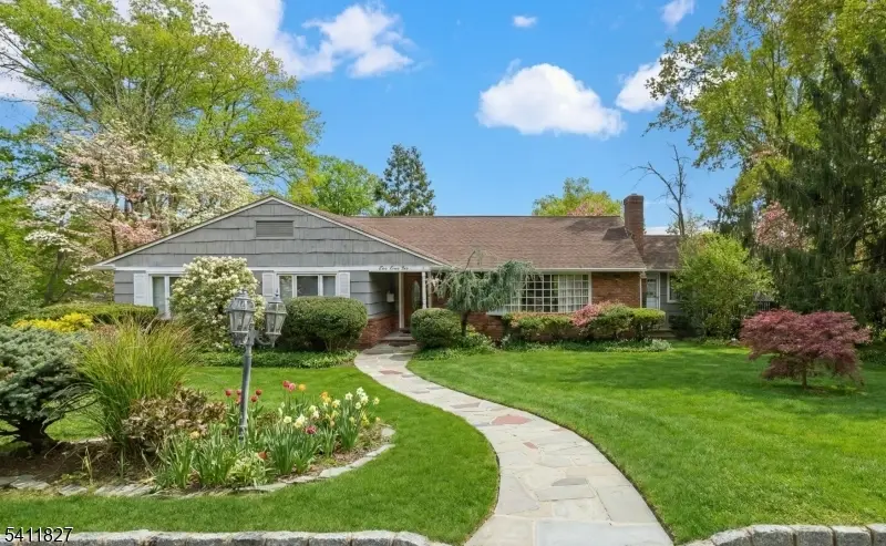 373 Upland Rd, Mountainside, NJ 07092 - #1