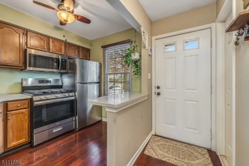 16 Hancock Ct, Raritan, NJ 08822 - #3