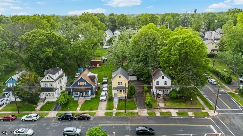 208 E 8th Ave, Roselle, NJ 07203 - #2