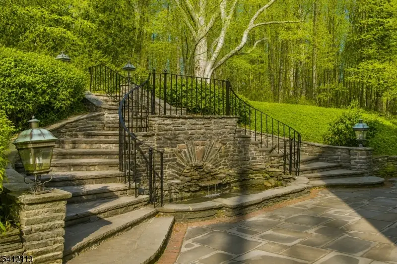 5 Rocky Way, Llewellyn Park, NJ 07052 - #3