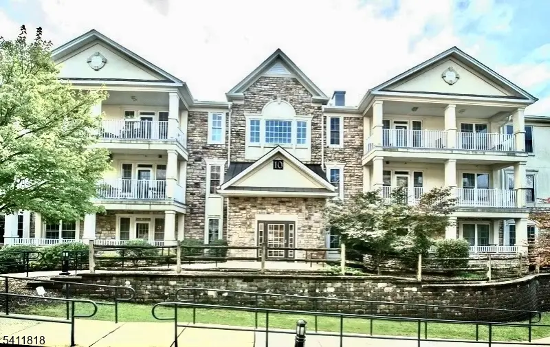 1010 Holly Ln, Cedar Grove, NJ 07009 - #2