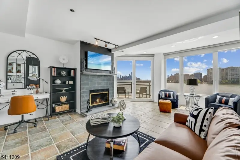 600 Harbor Blvd, 926 #926, Weehawken, NJ 07086 - #1