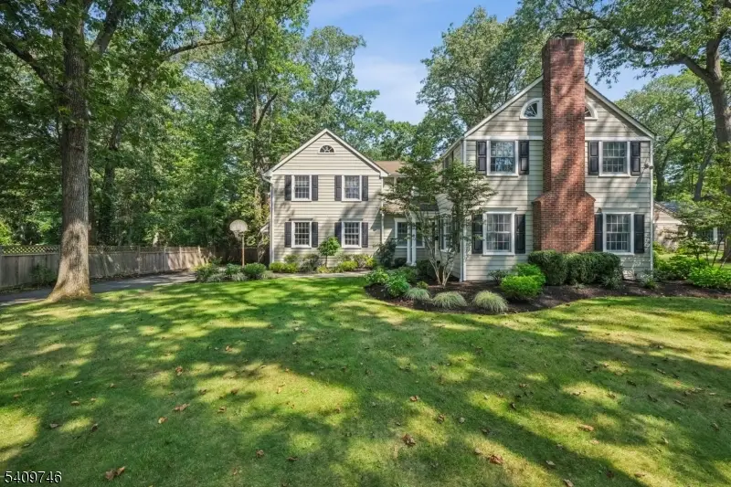 61 Oakwood Dr, New Providence, NJ 07974 - #2