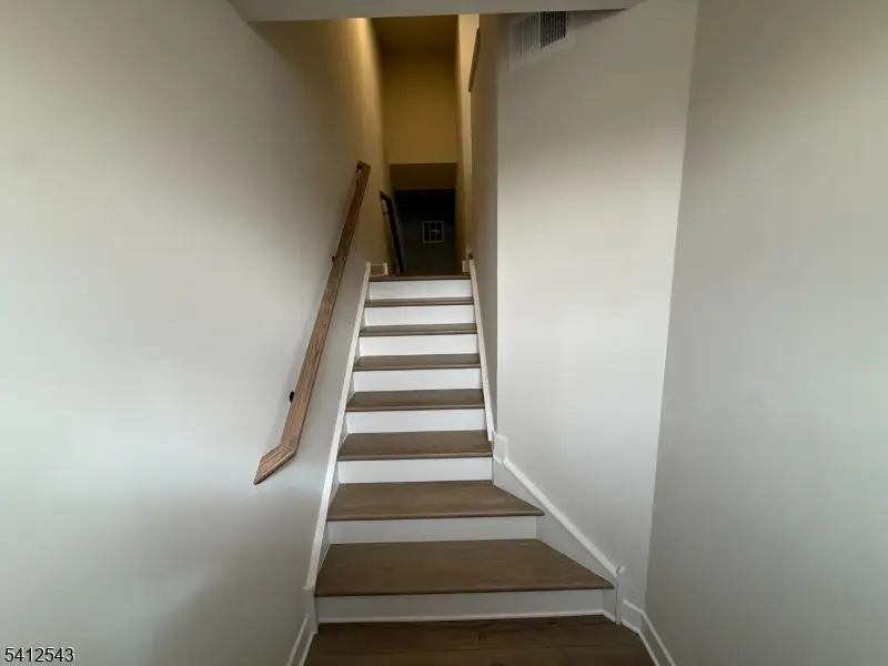 6 Lafayette Ln, Liberty Corner, NJ 07082 - #2