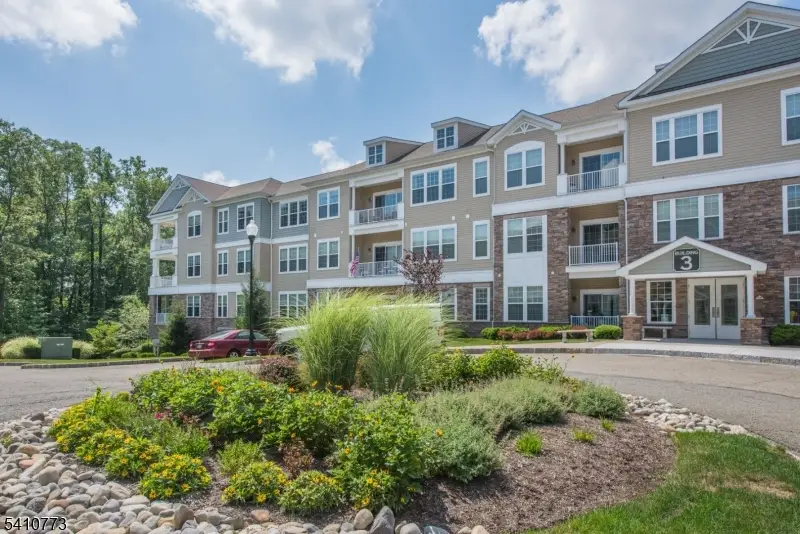 3302 Pierce Ln, Mount Hope, NJ 07866 - #1