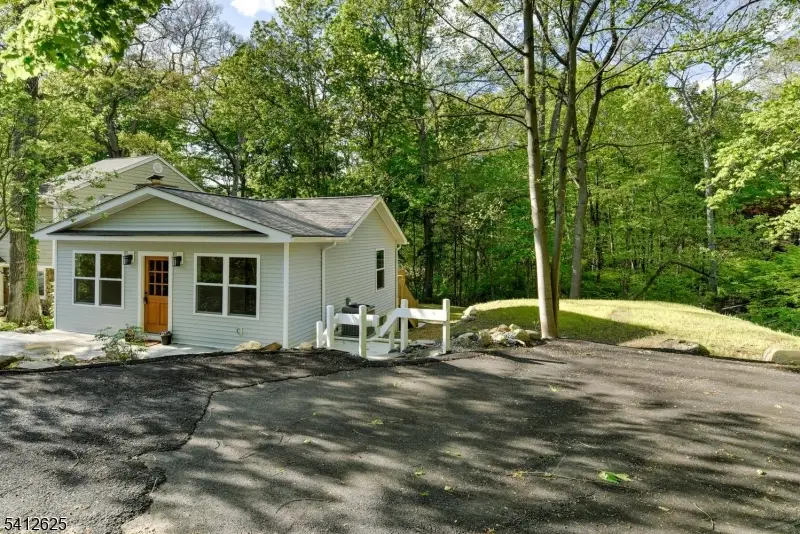 39 Old Rd, Ringwood, NJ 07456 - #2