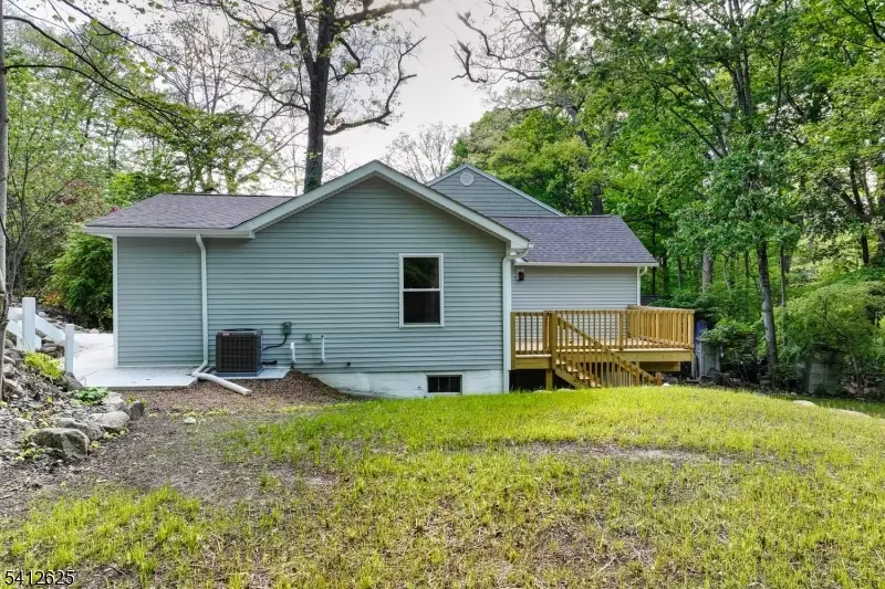 39 Old Rd, Ringwood, NJ 07456 - #3