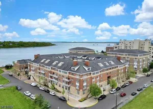 368 Rector St #408, Perth Amboy City, NJ 08861