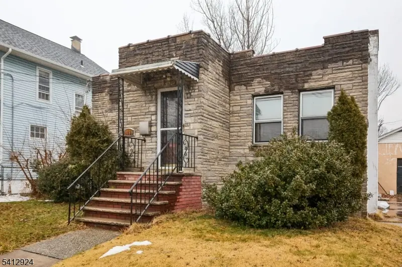 1869 Lennington St, Rahway, NJ 07065 - #2