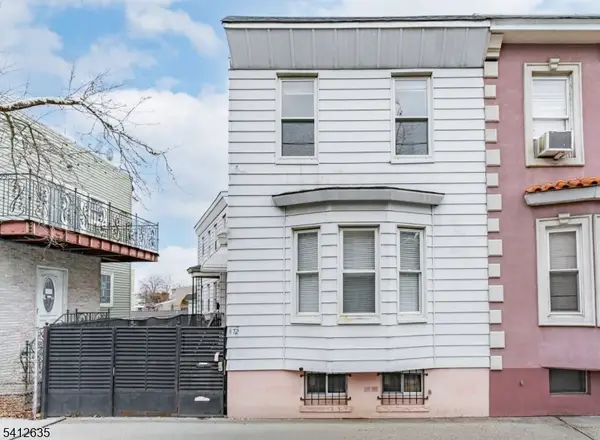 72 Lang St, Newark City, NJ 07105