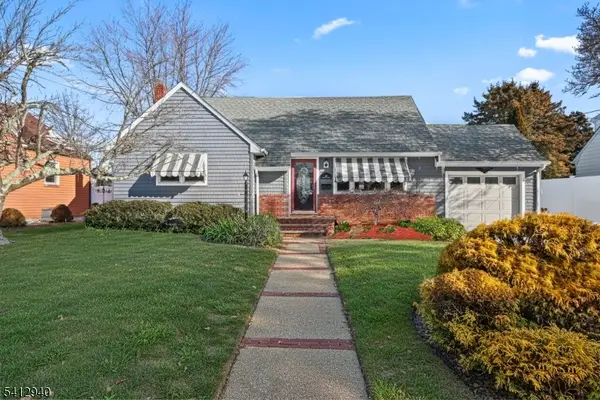 114 Memorial Pkwy, Atlantic Highlands Boro, NJ 07716