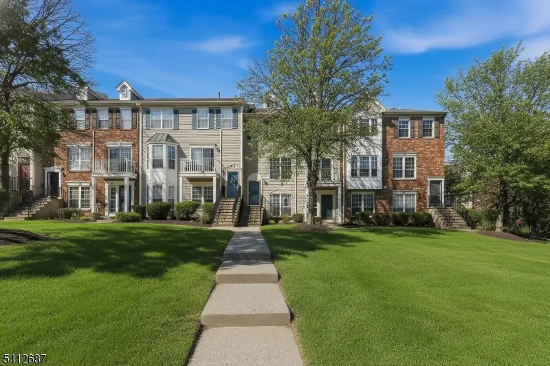 196 Sapphire Ln, Franklin Park, NJ 08823 - #2