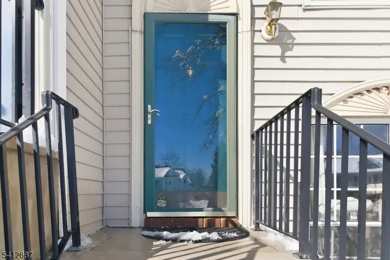 196 Sapphire Ln, Franklin Park, NJ 08823 - #3