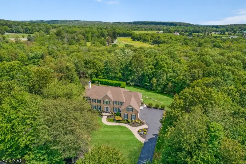 5 Surrey Ln, Washington, NJ 07853 - #2