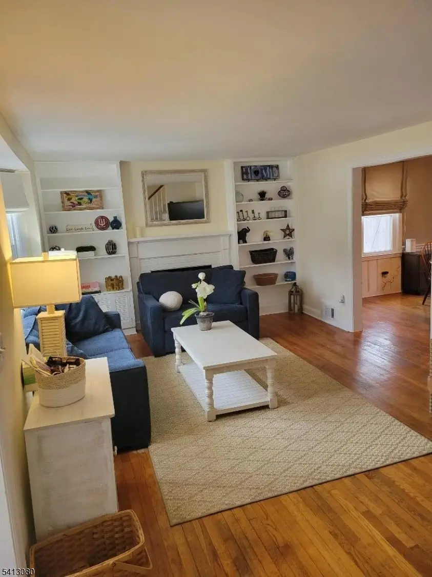 2221 Coles Ave, Scotch Plains, NJ 07076 - #2