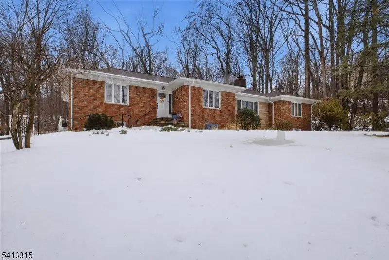 17 Helen St, Warren, NJ 07059 - #1