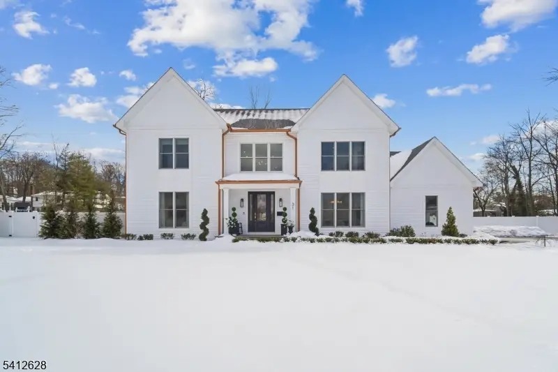 31 North Dr, Livingston, NJ 07039 - #2