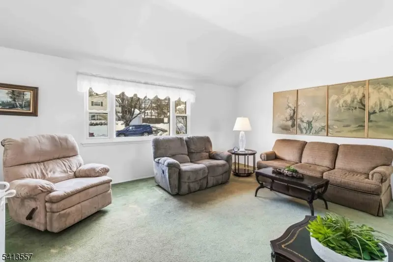 31 Saint Marys Dr, Succasunna, NJ 07876 - #3