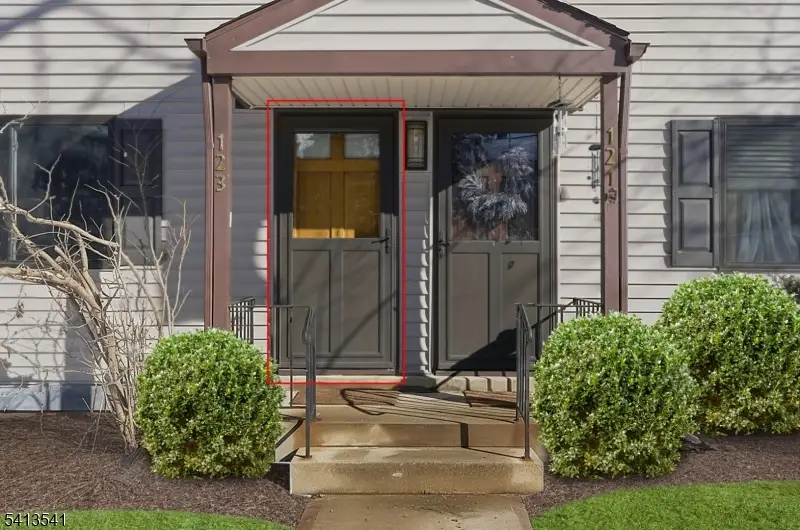 123 Newman St, Metuchen, NJ 08840 - #2