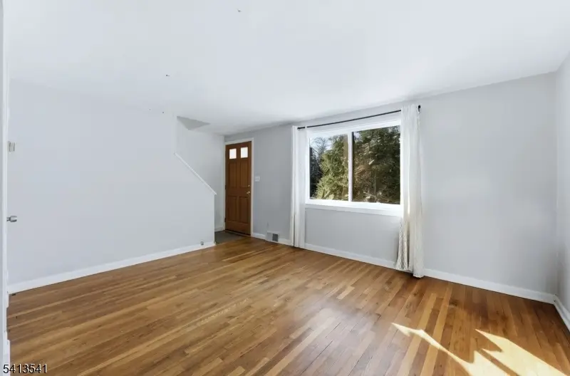 123 Newman St, Metuchen, NJ 08840 - #3