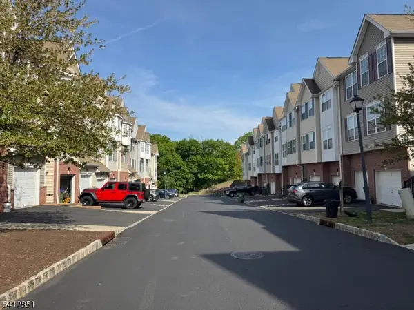 152 Conover Ter #152, Lebanon Boro, NJ 08833