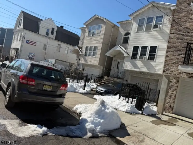 629 S 18th St, Newark, NJ 07103 - #3