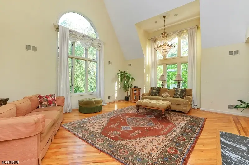 25 Bedford Rd, Summit, NJ 07901 - #3