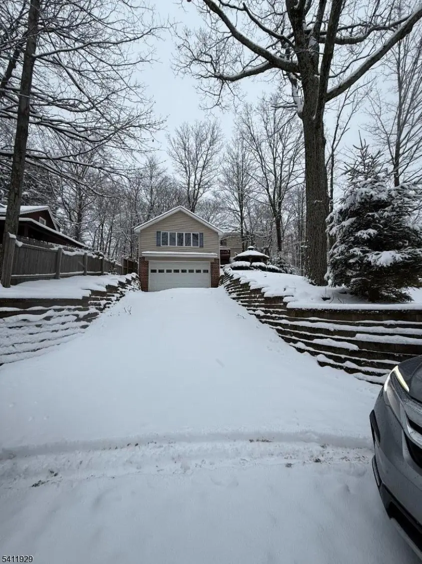 32 Clayton Rd, Upper Greenwood Lake, NJ 07480 - #3