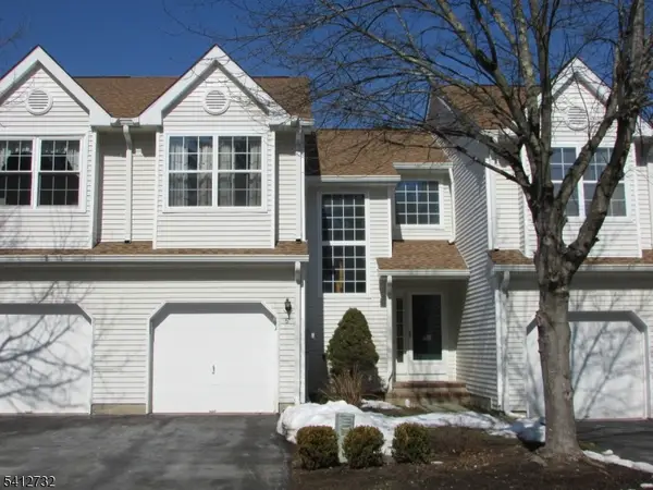 5 Weatherhill Rd, Hamburg Boro, NJ 07419