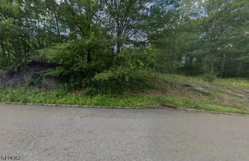 26 S Glen Rd, Kinnelon, NJ 07405 - #2