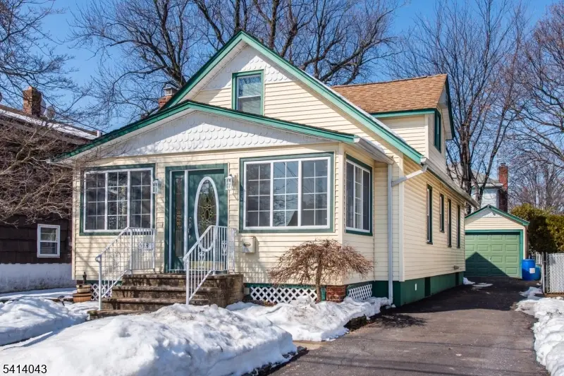 18 Johnson St, Clifton, NJ 07014 - #1