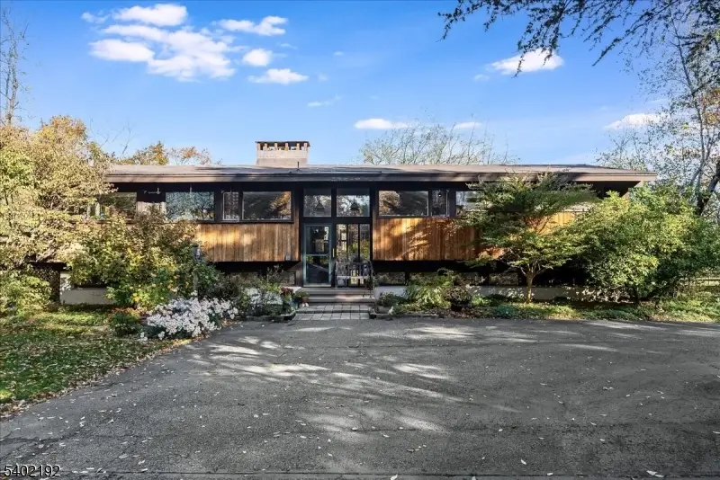 49 Farmersville Rd, Tewksbury, NJ 07830 - #1