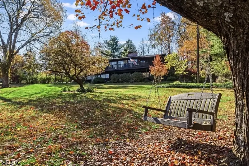 49 Farmersville Rd, Tewksbury, NJ 07830 - #2