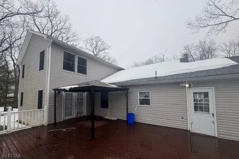 8 Lincoln Trl, Hopatcong, NJ 07843 - #2