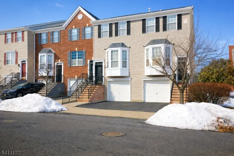 92 Perez Dr, Newark, NJ 07103 - #1