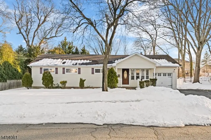 4 Harlow Cres, Fair Lawn, NJ 07410 - #2