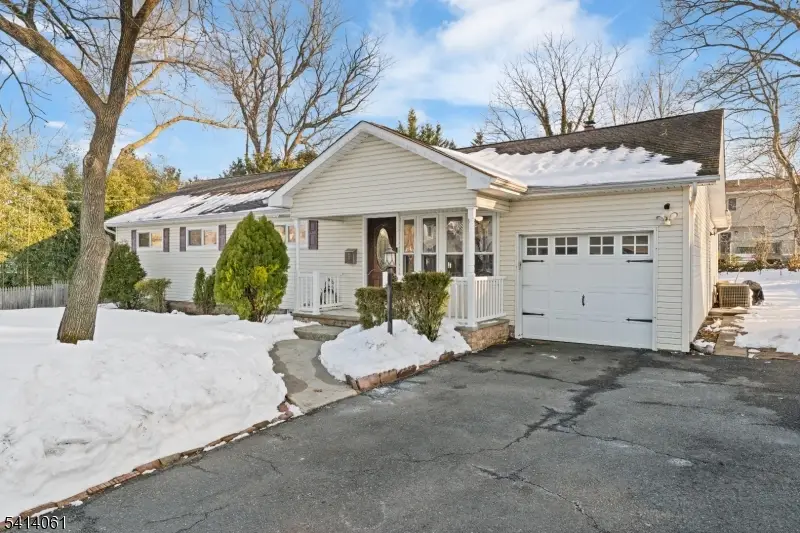 4 Harlow Cres, Fair Lawn, NJ 07410 - #3