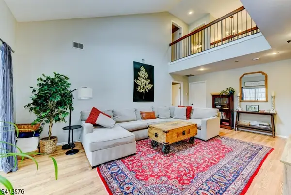 58 Pasture Ct, Roxbury Twp., NJ 07852