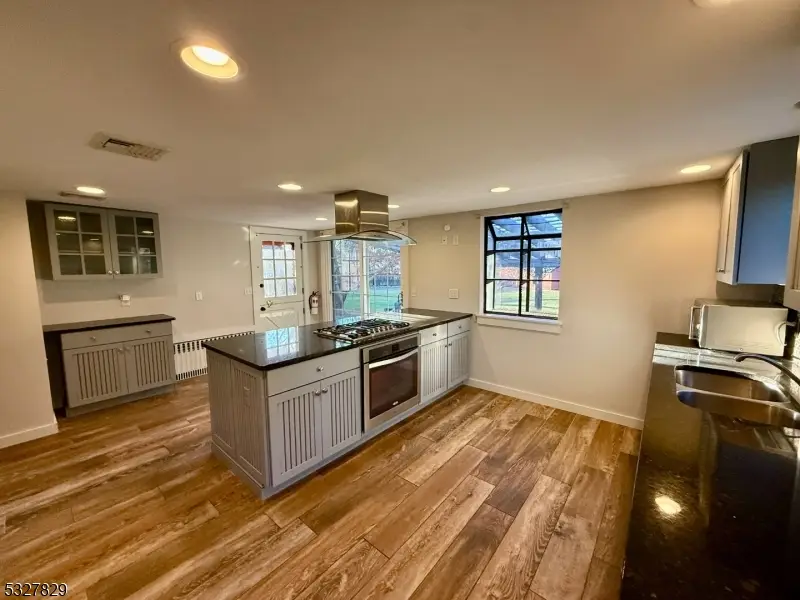 971 Pottersville Rd, Gladstone, NJ 07934 - #2