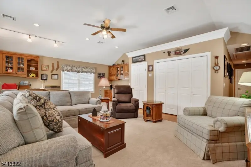 40 Cedar St, Bloomingdale, NJ 07403 - #3