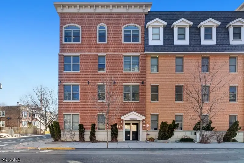974 Summit Ave #401, Jersey City, NJ 07307 - #3