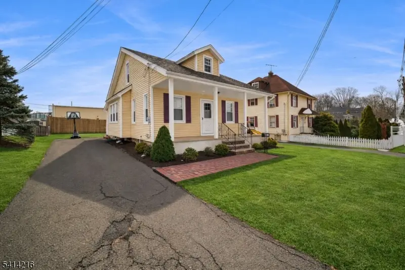 239 Washington St, Berkeley Heights, NJ 07922 - #1