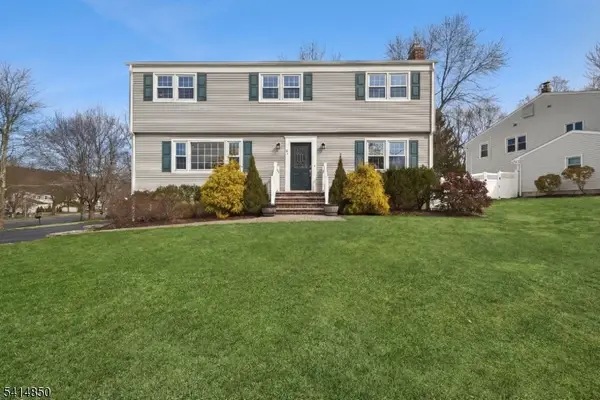 63 Mountain Ave, Mendham Boro, NJ 07945