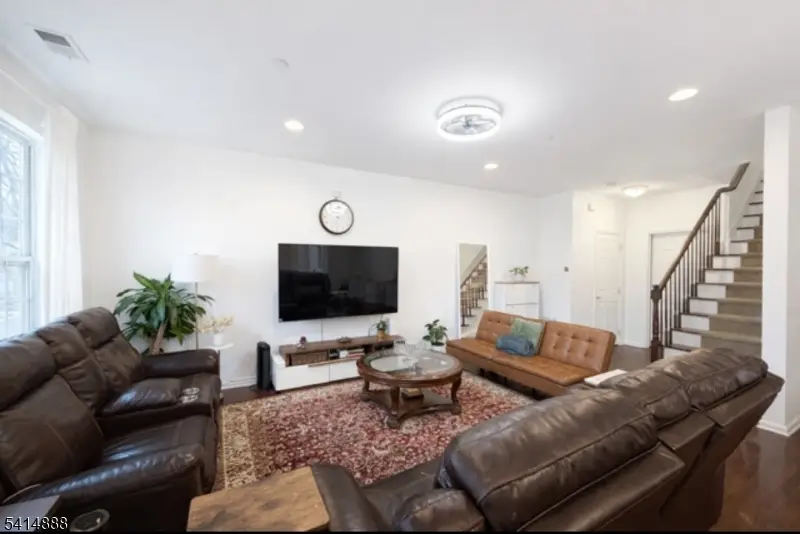 8 Swing Bridge Ln, South Bound Brook, NJ 08880 - #2